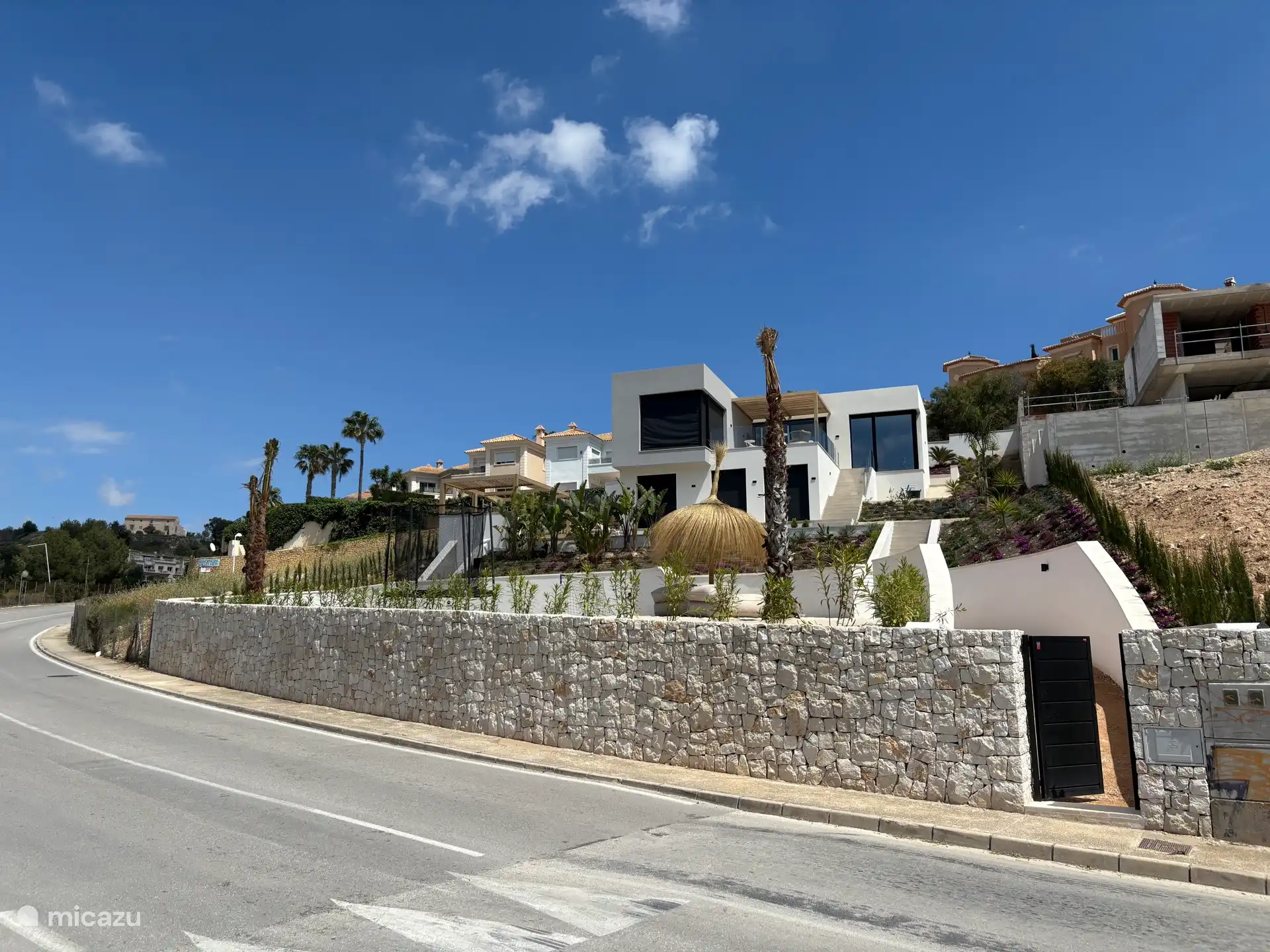 Seitenansicht der Straße