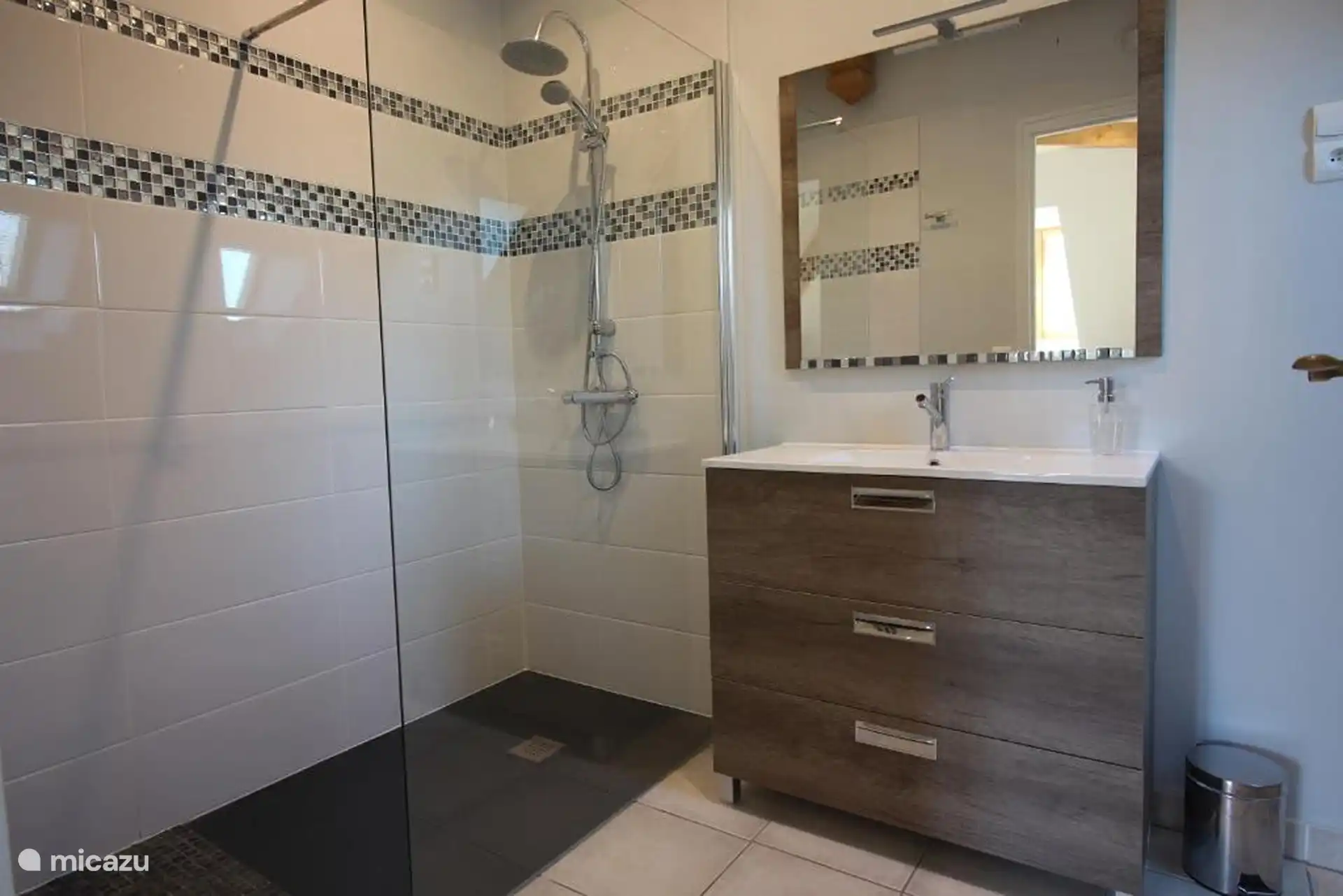 Salle de bain attenante