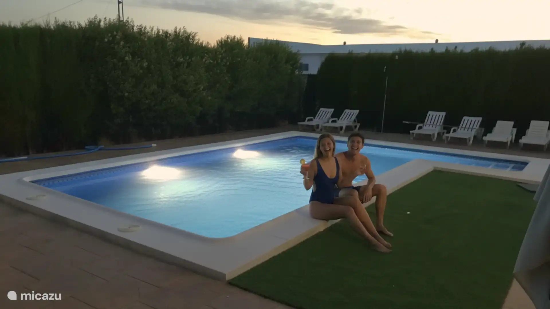 Piscina abierta desde finales de Mayo, hasta finales de octubre.