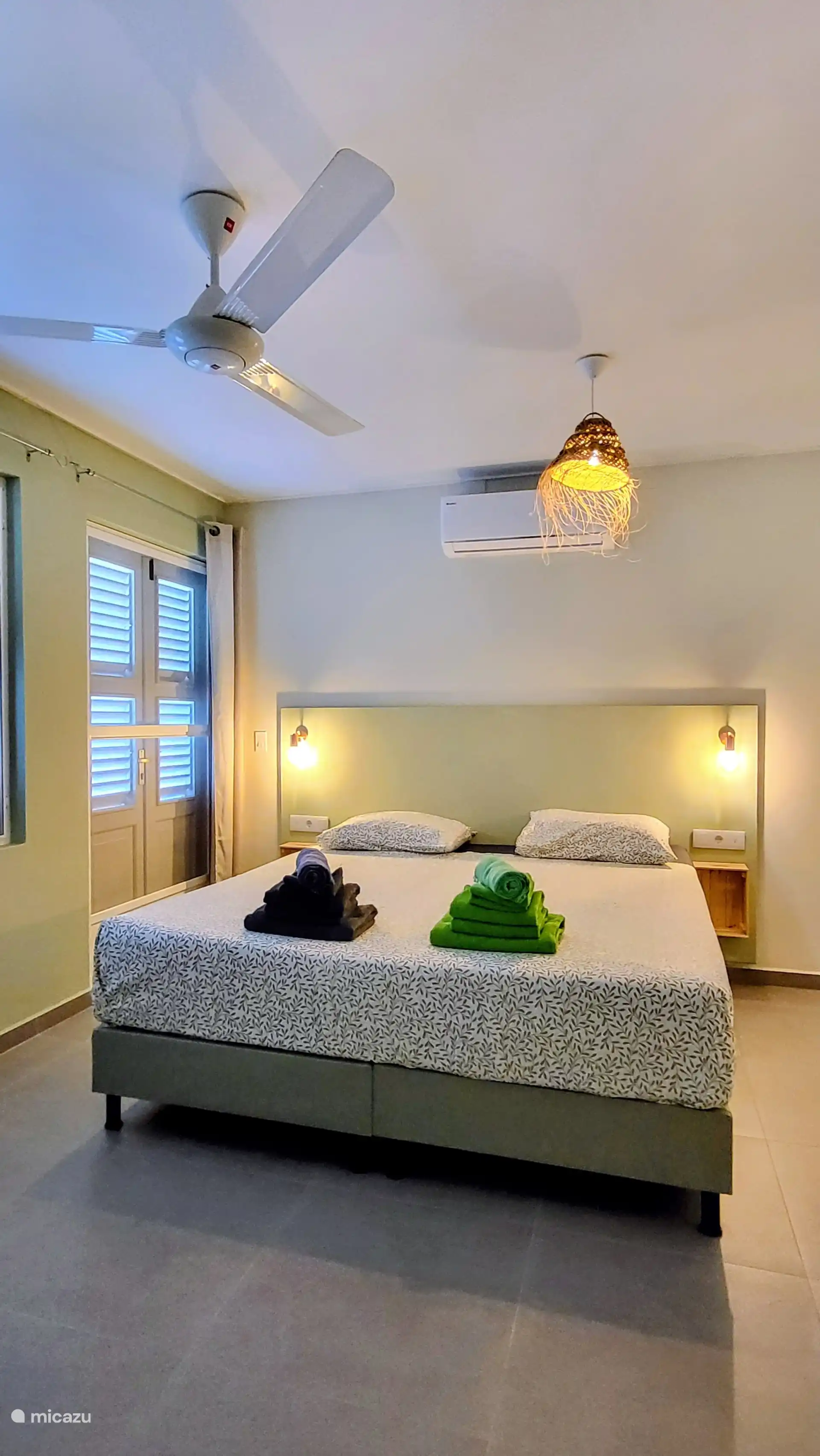 Heerlijke boxspring bedden, kamers ingericht met rustige tinten