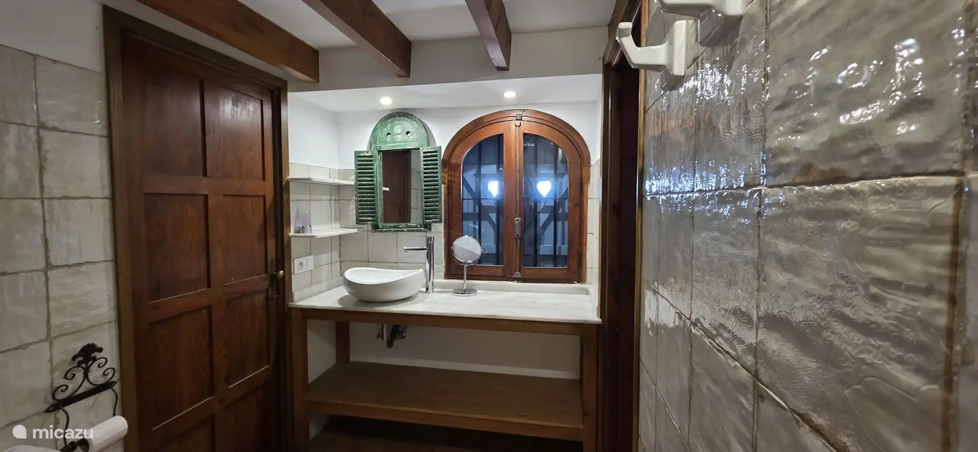 Bathroom belonging to bedroom 4