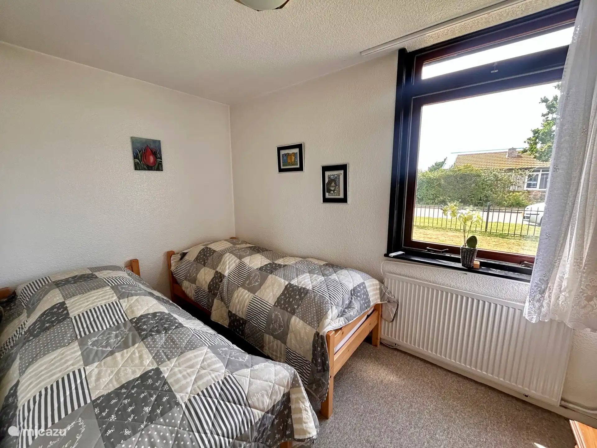 Slaapkamer met 2 losse bedden