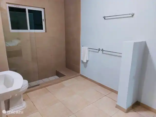 Location de Vacances Aruba, Oranjestad, Oranjestad, maison de ville - Retraite Casa Wayaca  Salle de bain 1