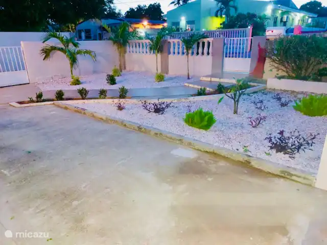 Location de Vacances Aruba, Oranjestad, Oranjestad, maison de ville - Retraite Casa Wayaca  Cour