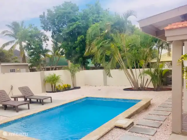 Location de Vacances Aruba, Oranjestad, Oranjestad, maison de ville - Retraite Casa Wayaca  Piscine partagée