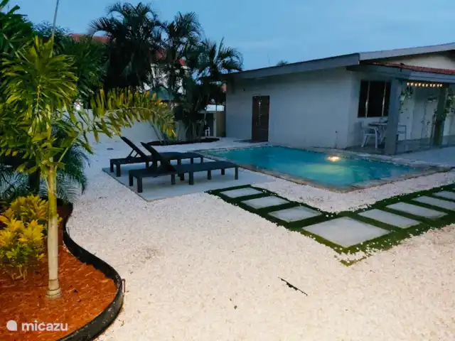 Location de Vacances Aruba, Oranjestad, Oranjestad, maison de ville - Retraite Casa Wayaca  Piscine partagée