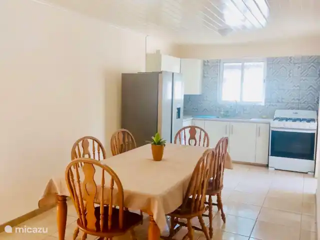 Location de Vacances Aruba, Oranjestad, Oranjestad, maison de ville - Retraite Casa Wayaca  Salle à manger / cuisine