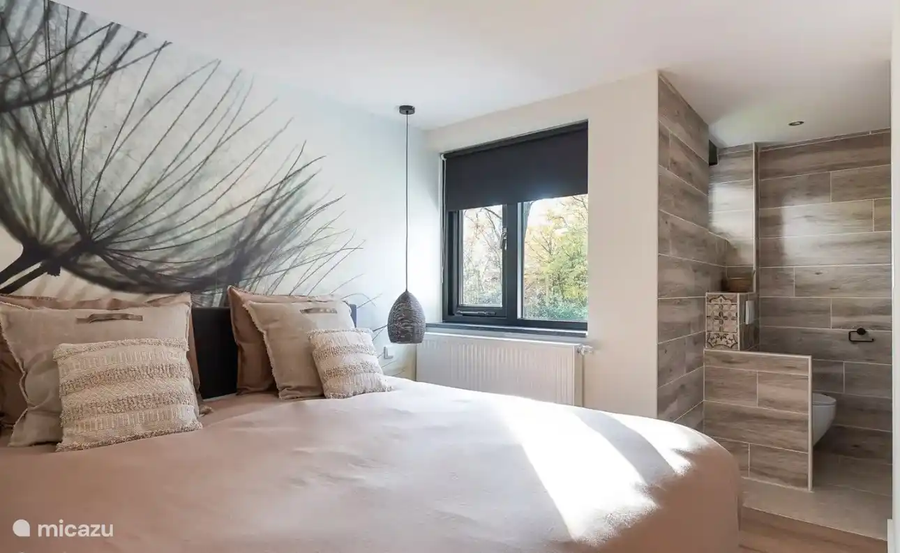 Chambre des maîtres avec salle de bain 