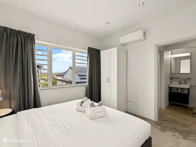 Artistieke Villa Scoop met zeezicht huren in Curaçao, Banda Ariba (oost), Bapor Kibra - villa Slaapkamer 4, gelegen in het appartement.