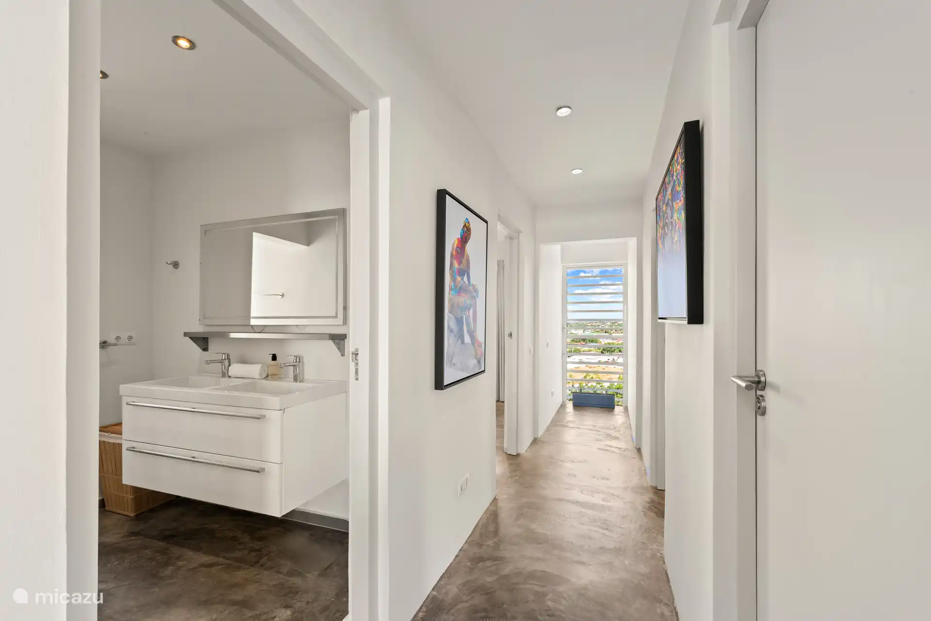 Shared bathroom in Bedroom 2 & 3