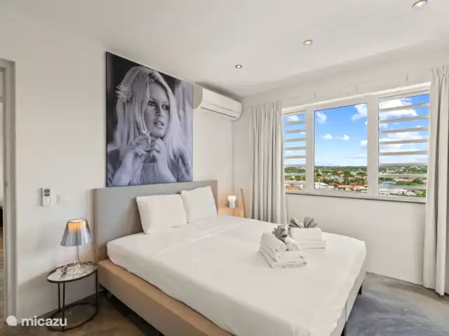 Artistieke Villa Scoop met zeezicht huren in Curaçao, Banda Ariba (oost), Bapor Kibra - villa Slaapkamer 2 met AC en gedeelde badkamer.