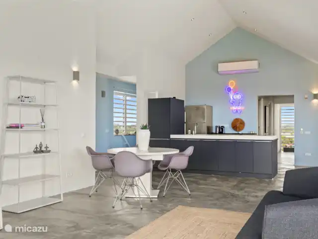 Artistieke Villa Scoop met zeezicht huren in Curaçao, Banda Ariba (oost), Bapor Kibra - villa Open keuken