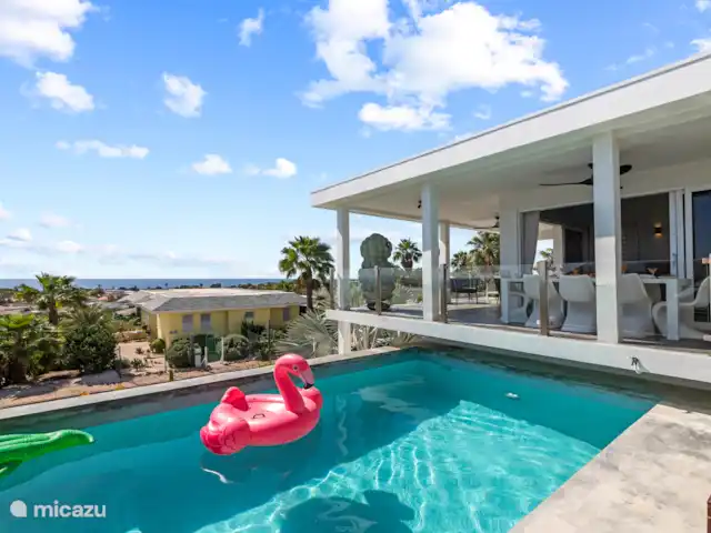 Artistieke Villa Scoop met zeezicht huren in Curaçao, Banda Ariba (oost), Bapor Kibra - villa Eigen prive zwembad.