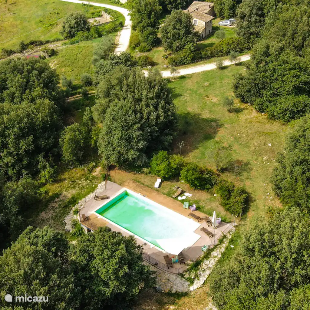 6 slaapkamer landhuis met zwembad