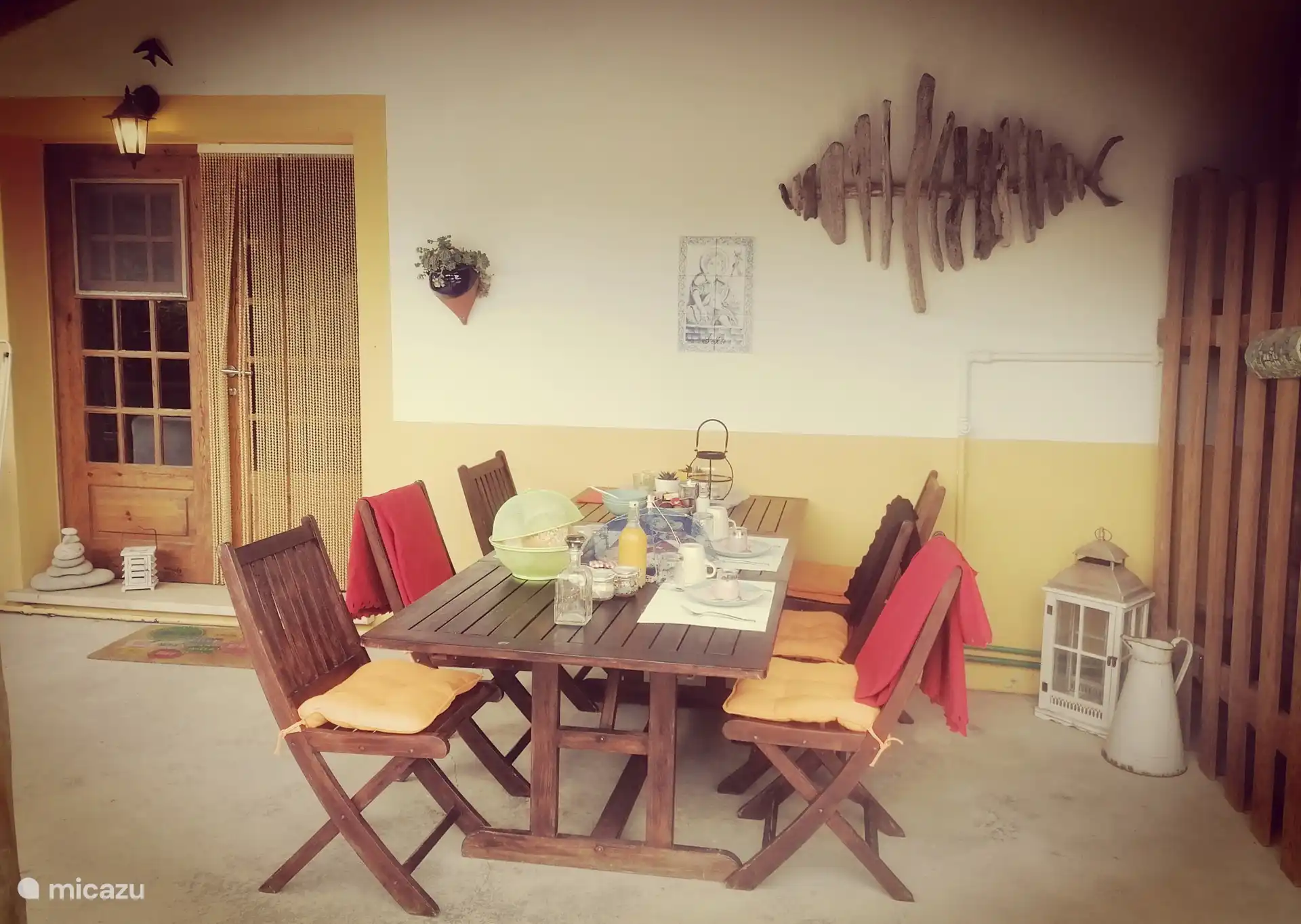 Geräumige Terrasse mit verstellbarem Tisch (4-6p)