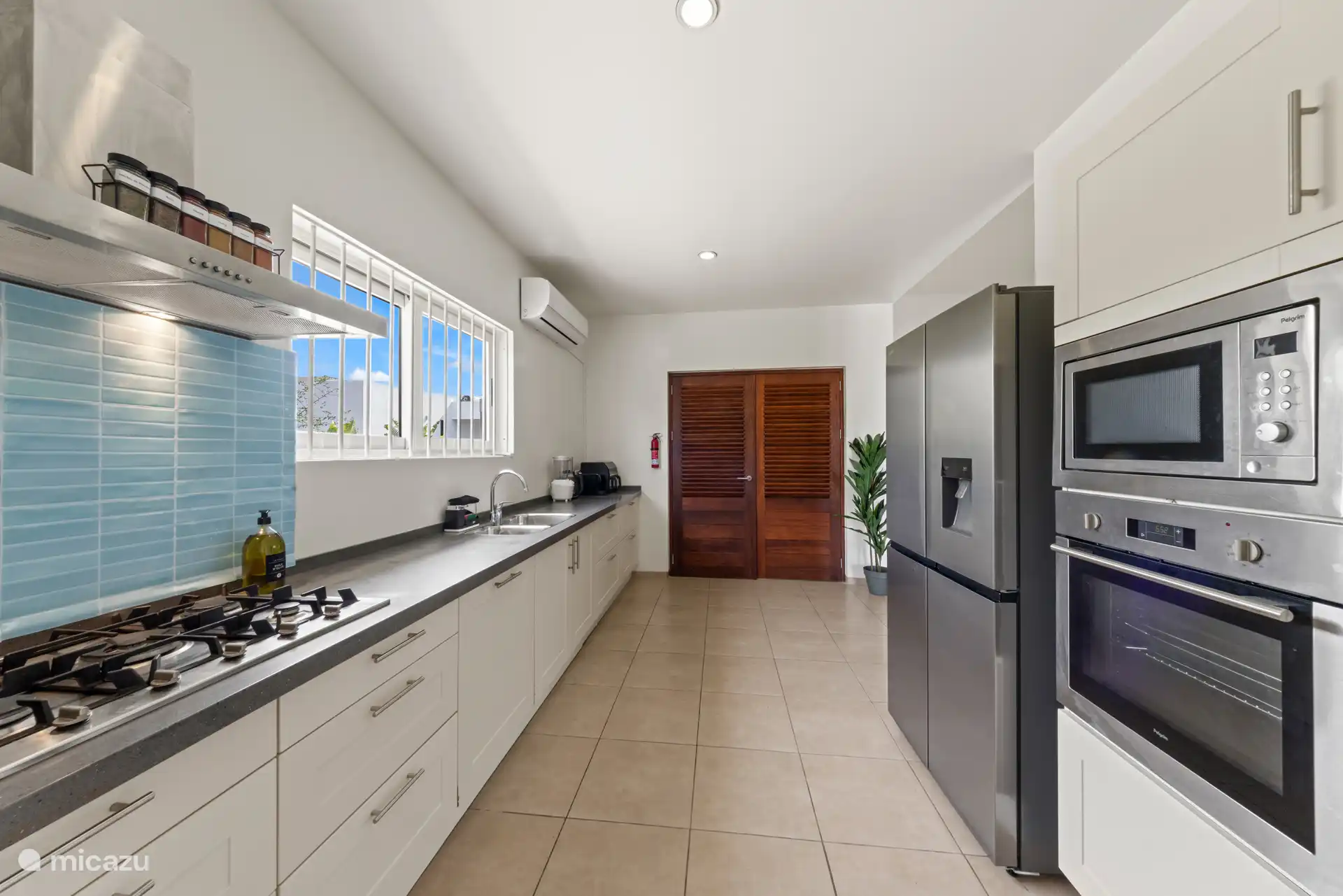 Villa Casa Luz Color Curaçao / Jan Thiel Nord