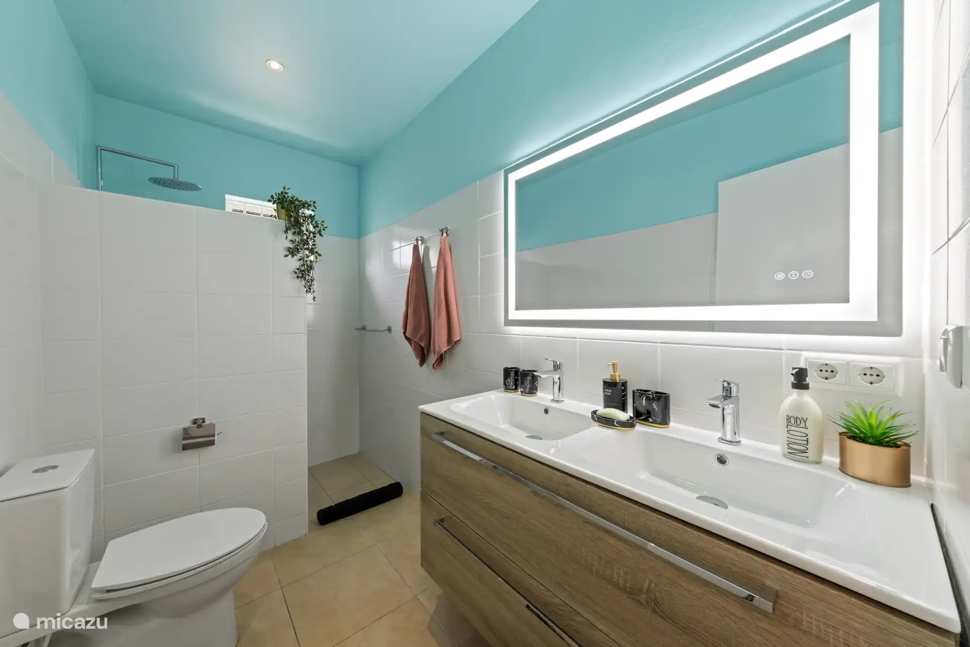 Villa Casa Luz Color Curaçao / Jan Thiel Nord