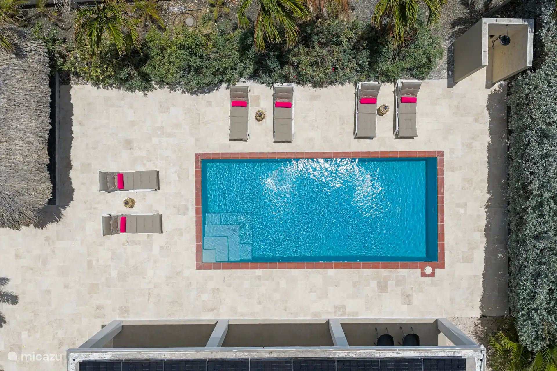 bovenaanzicht zwembad