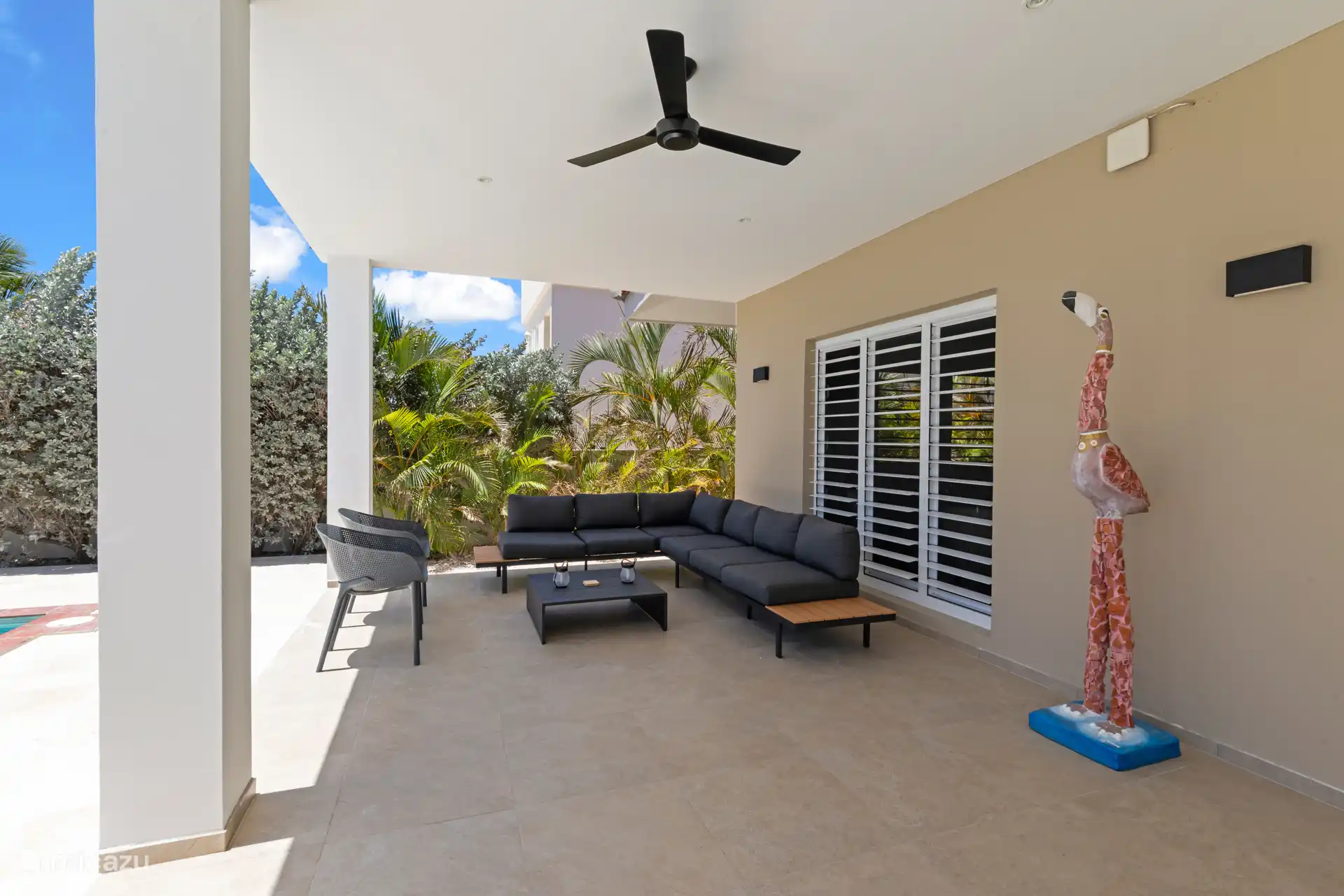 lounche hoek in de schaduw