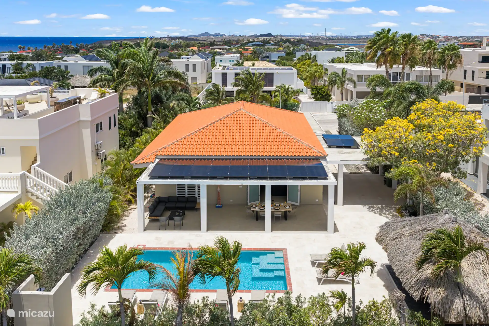 bovenaanzicht villa aan de achterkant