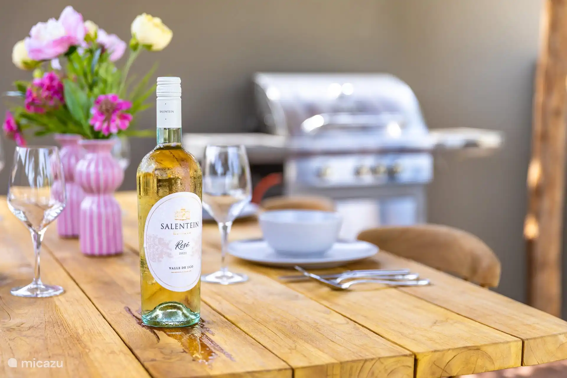 Dressez la table sous la pergola