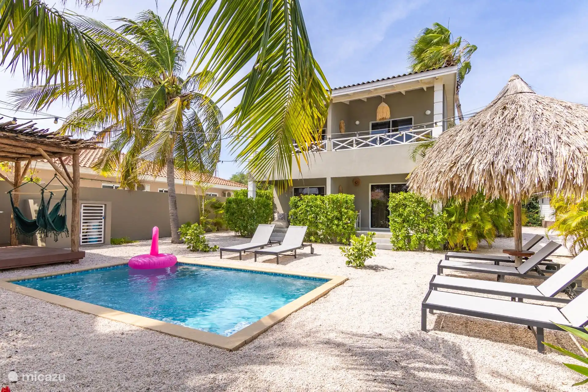 Jardin partagé avec piscine en magnésium.