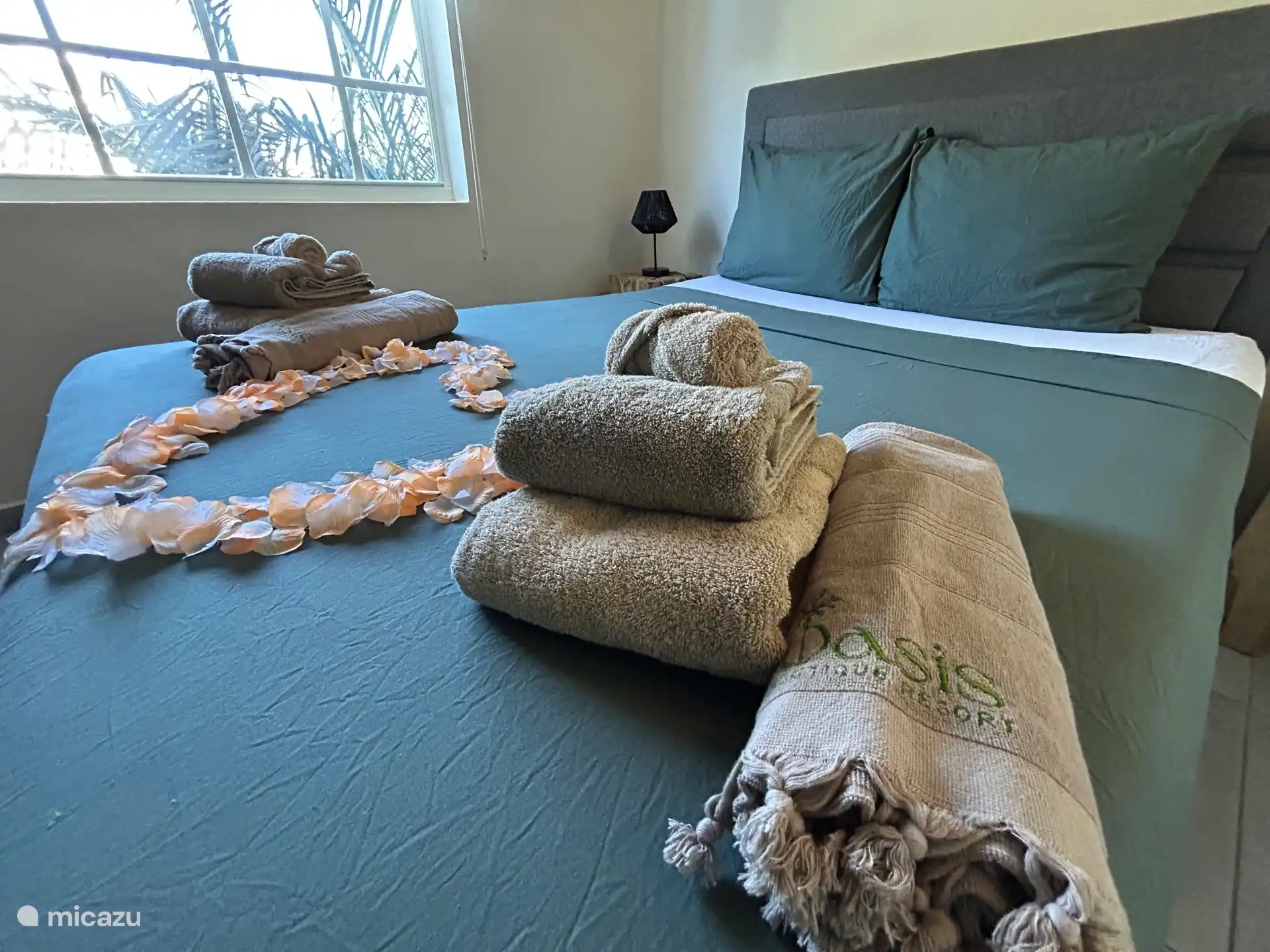 Vous recevrez 3 serviettes de taille et une serviette de plage par personne.