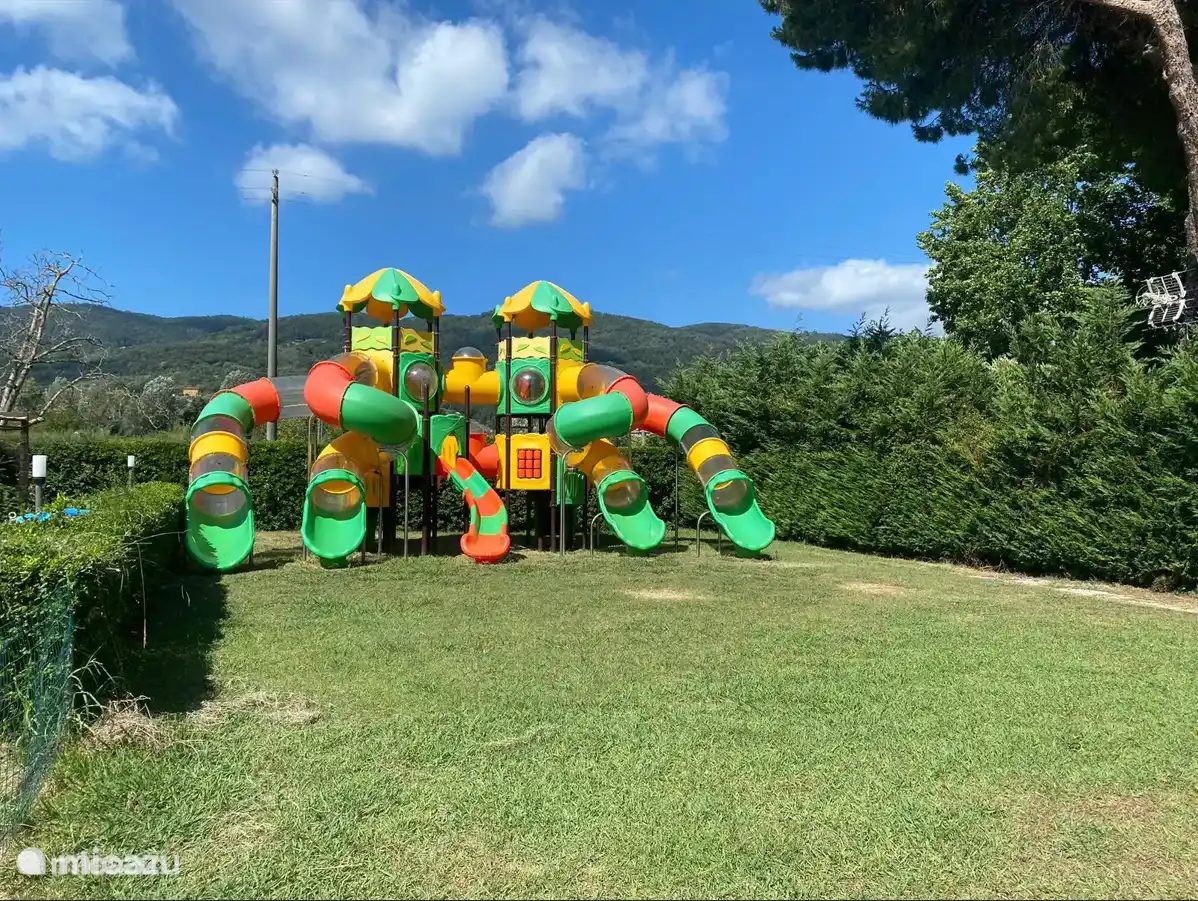 Équipement de terrain de jeu