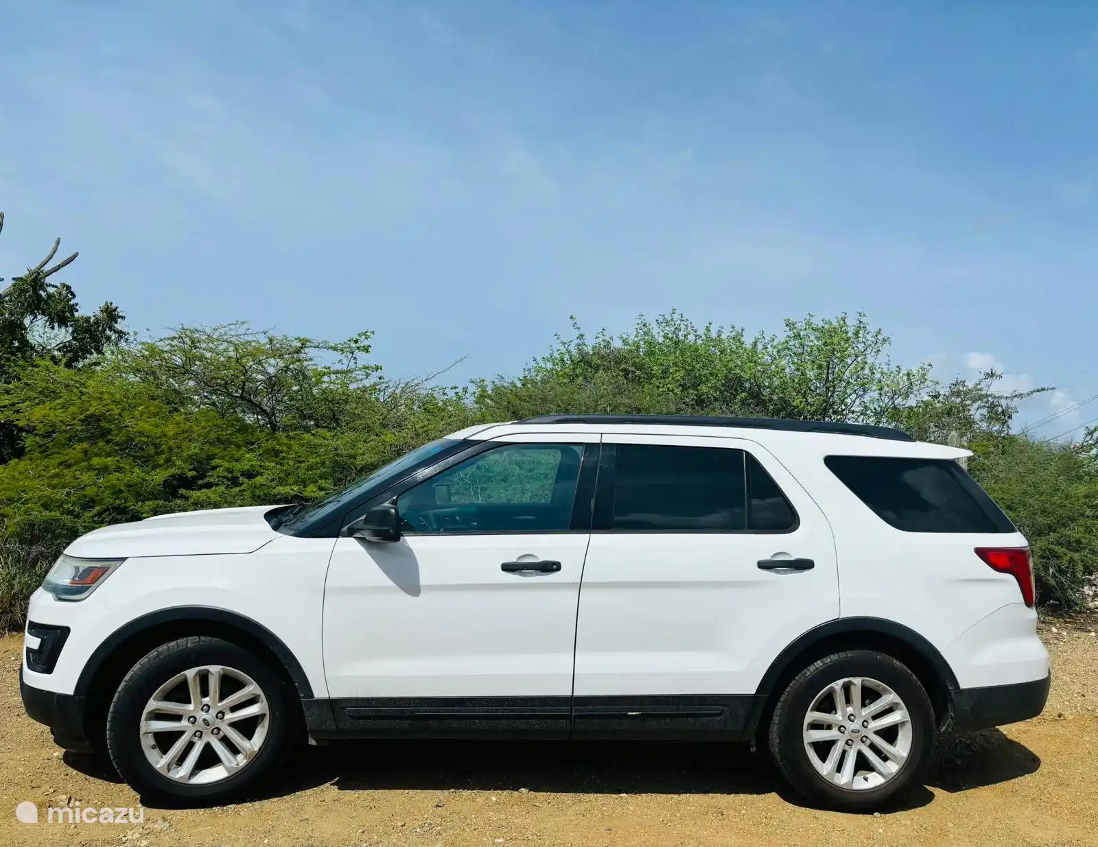 You can rent a Ford Explorer 7 seater at the house for only €55 per day