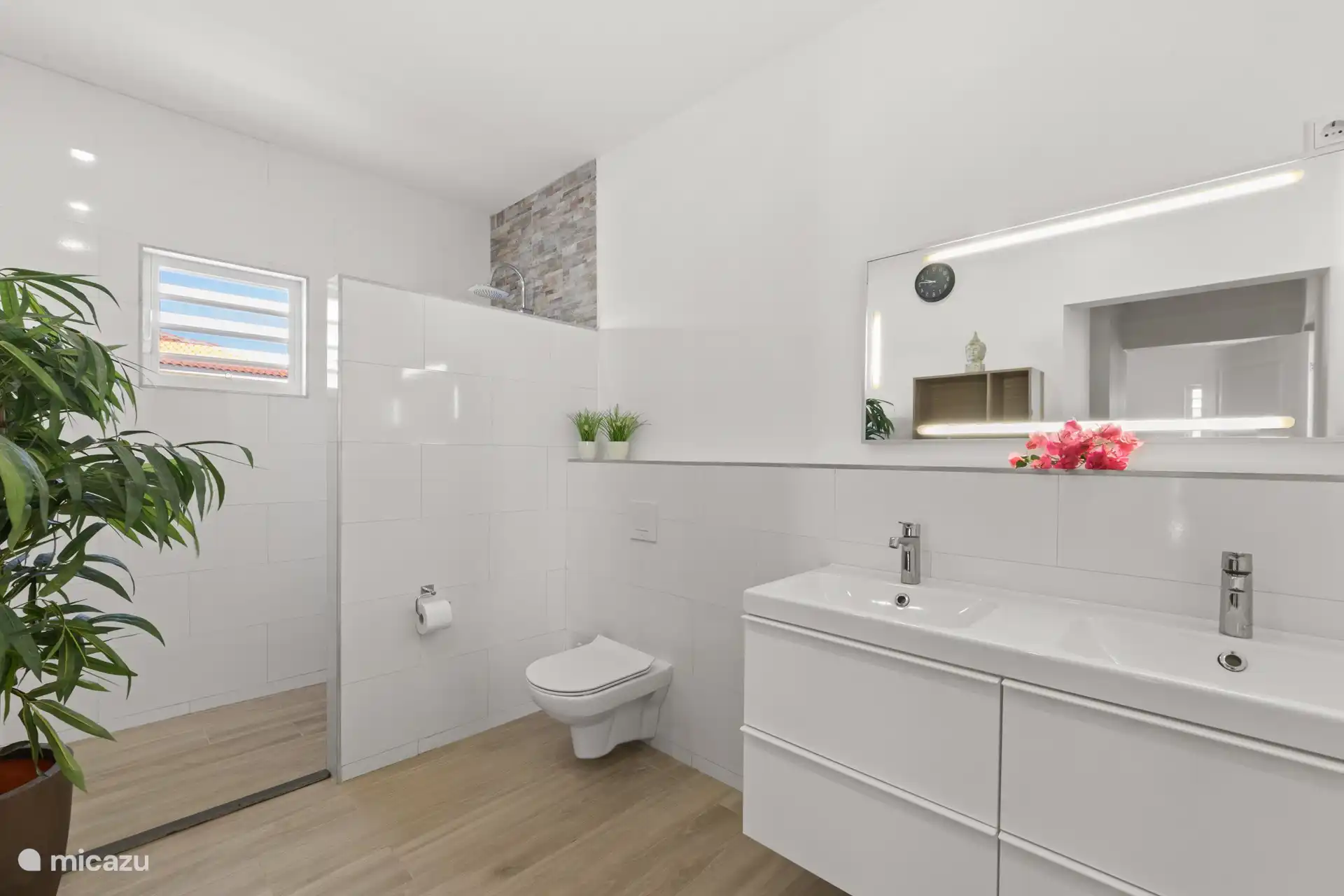 Spacious bathroom, wheelchair accessible