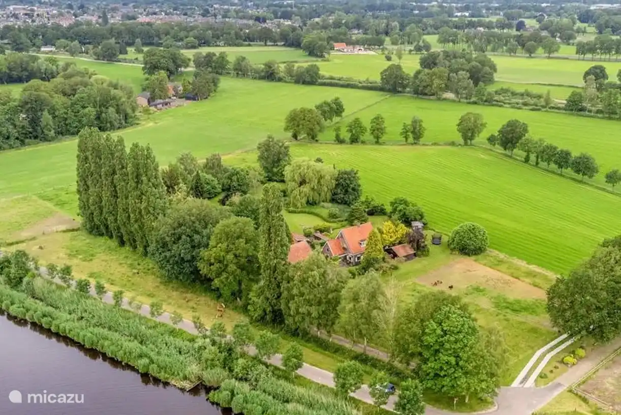 Unser schöner Platz von oben.
