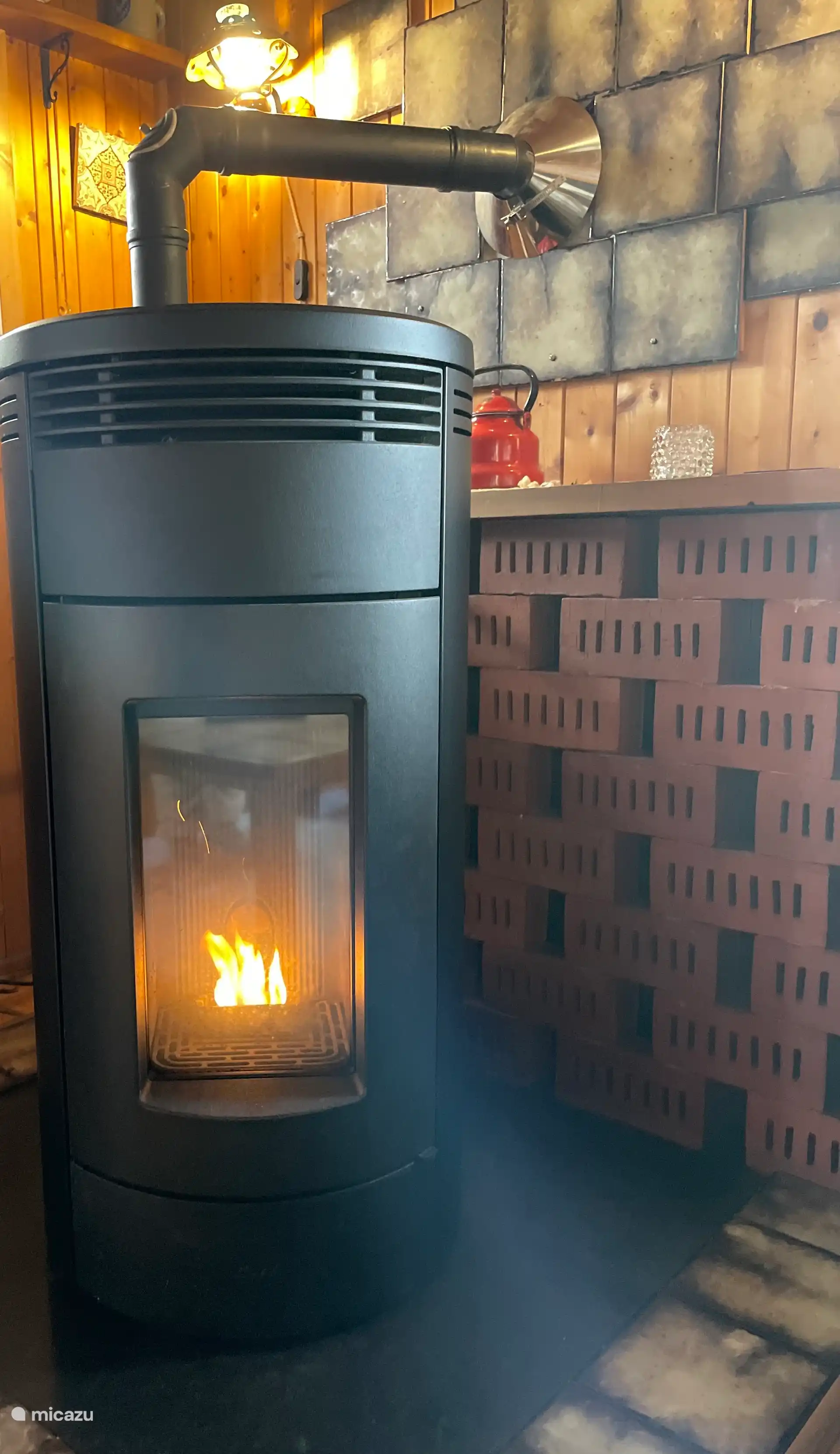 Poêle à granulés pour plus de chaleur après une longue promenade d’automne ou d’hiver