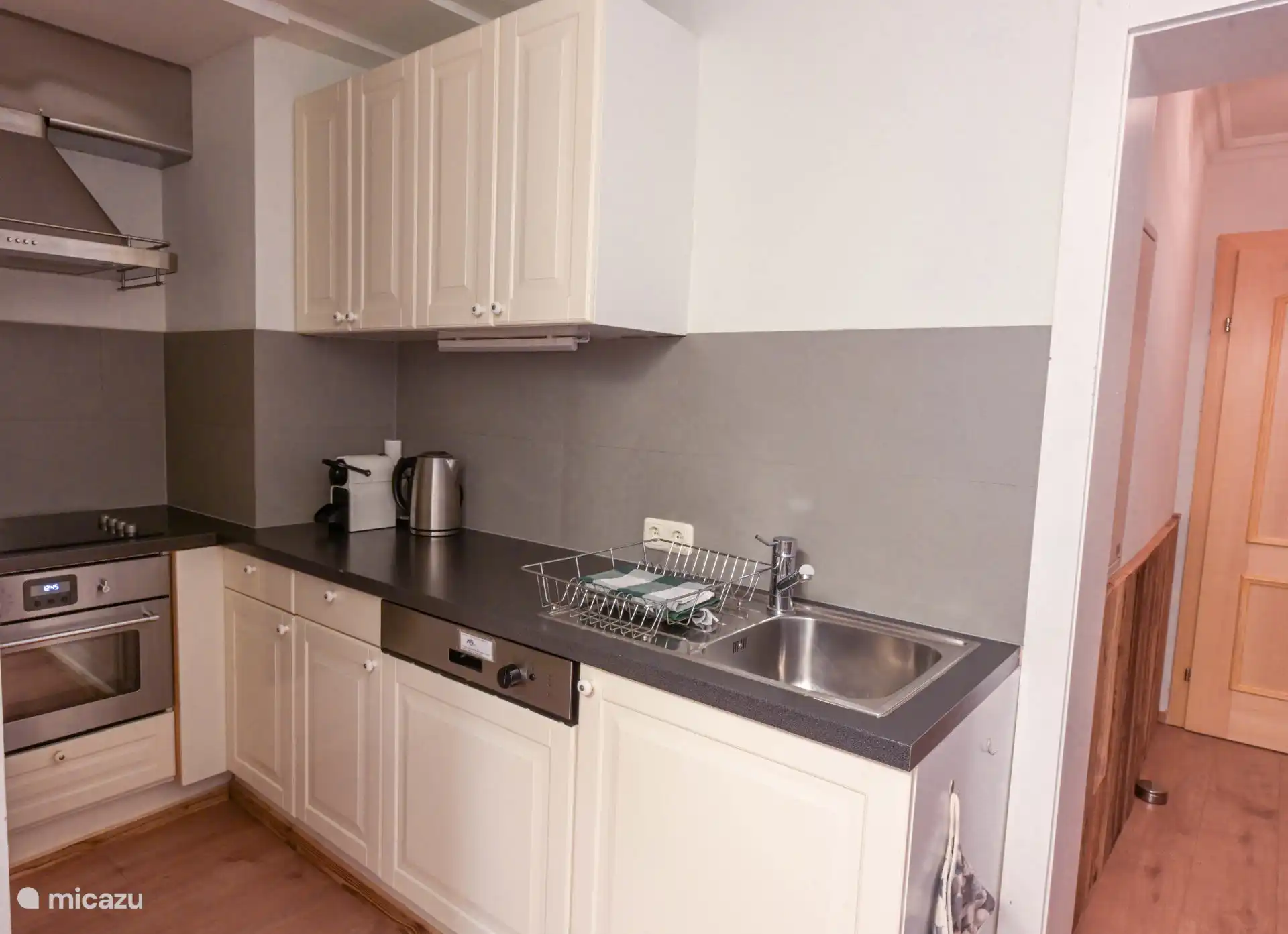 Kitchen with oven and dishwasher