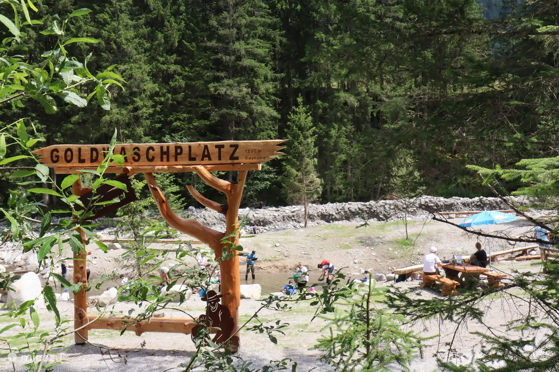 Pan for gold in the Rauris Valley
