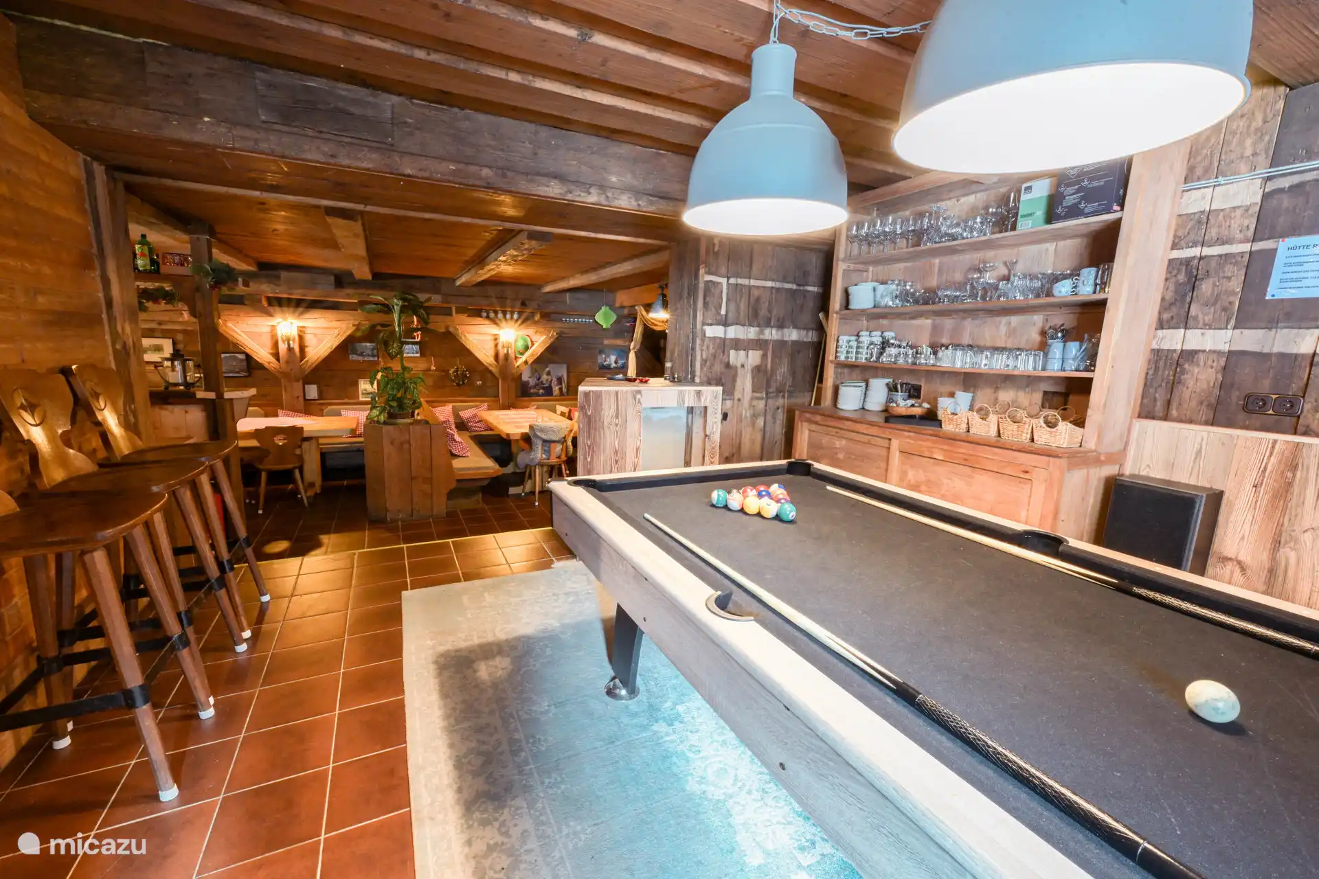 Stube with pool table