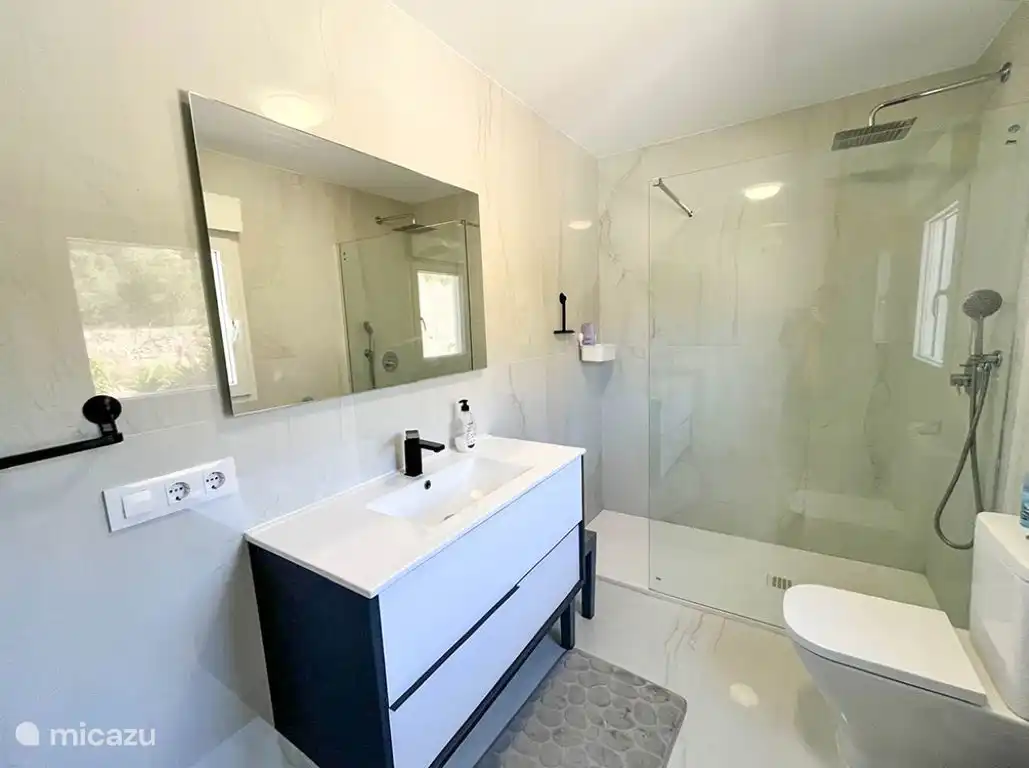 3º baño en la primera planta