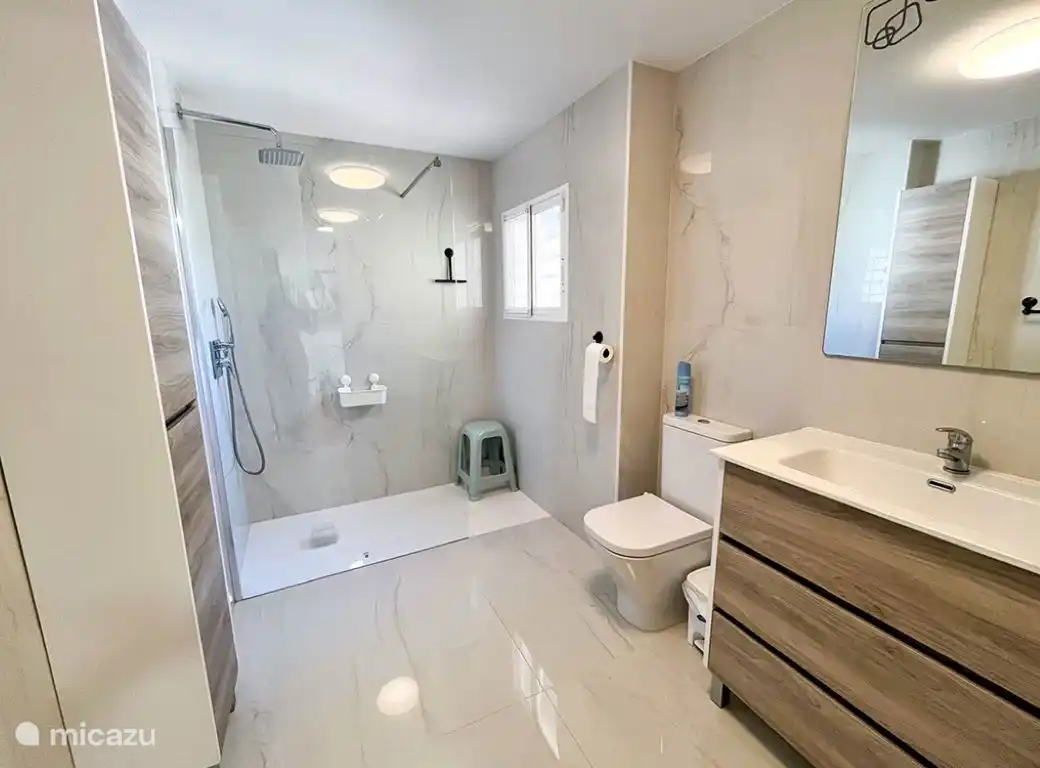 Baño en la planta baja