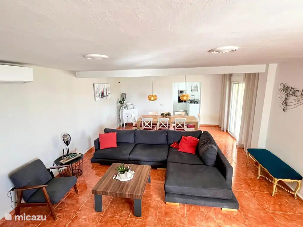 Zona de estar con televisión