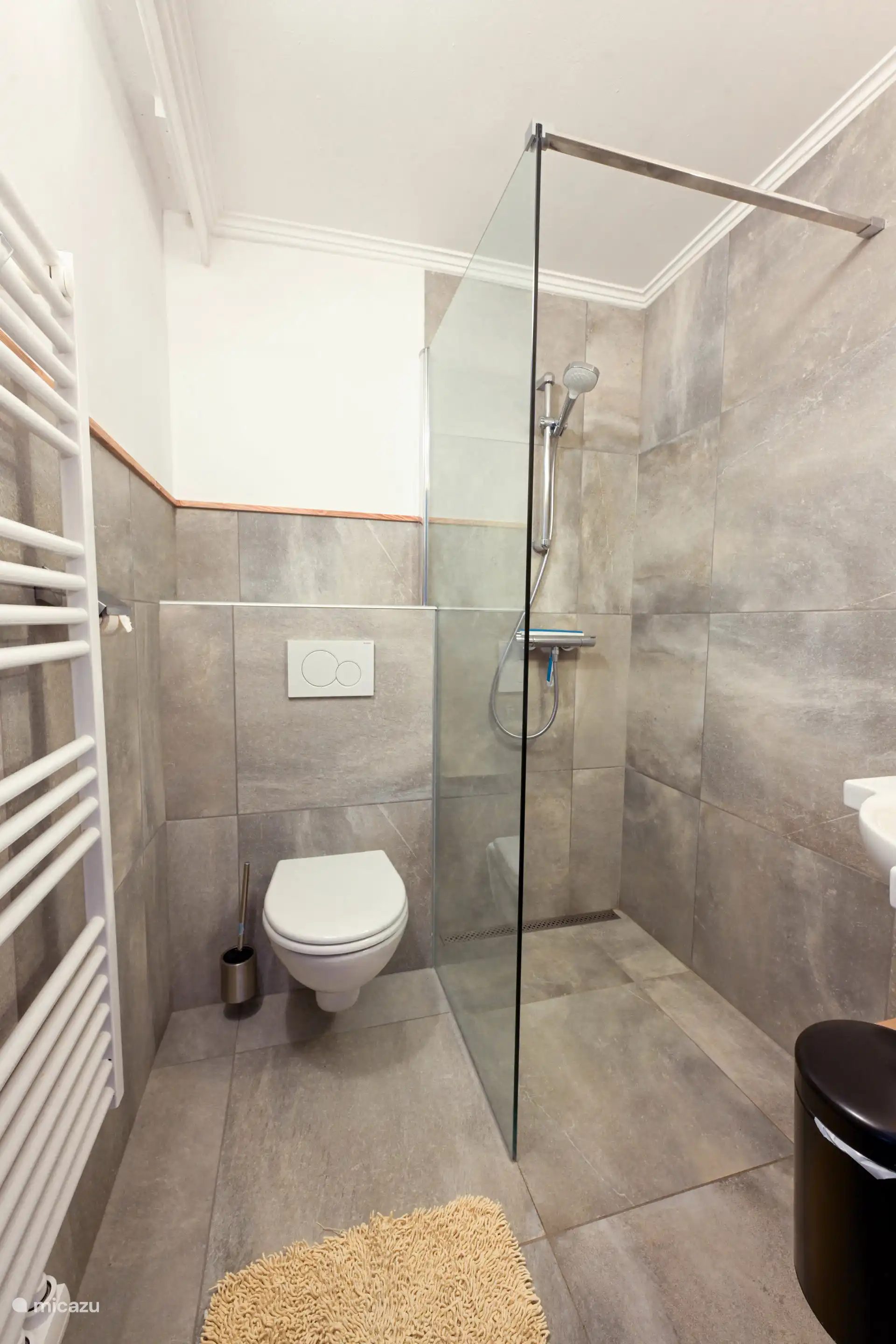 Die Schlafzimmer 1, 2 und 3 verfügen über ein eigenes Bad in den Zimmern