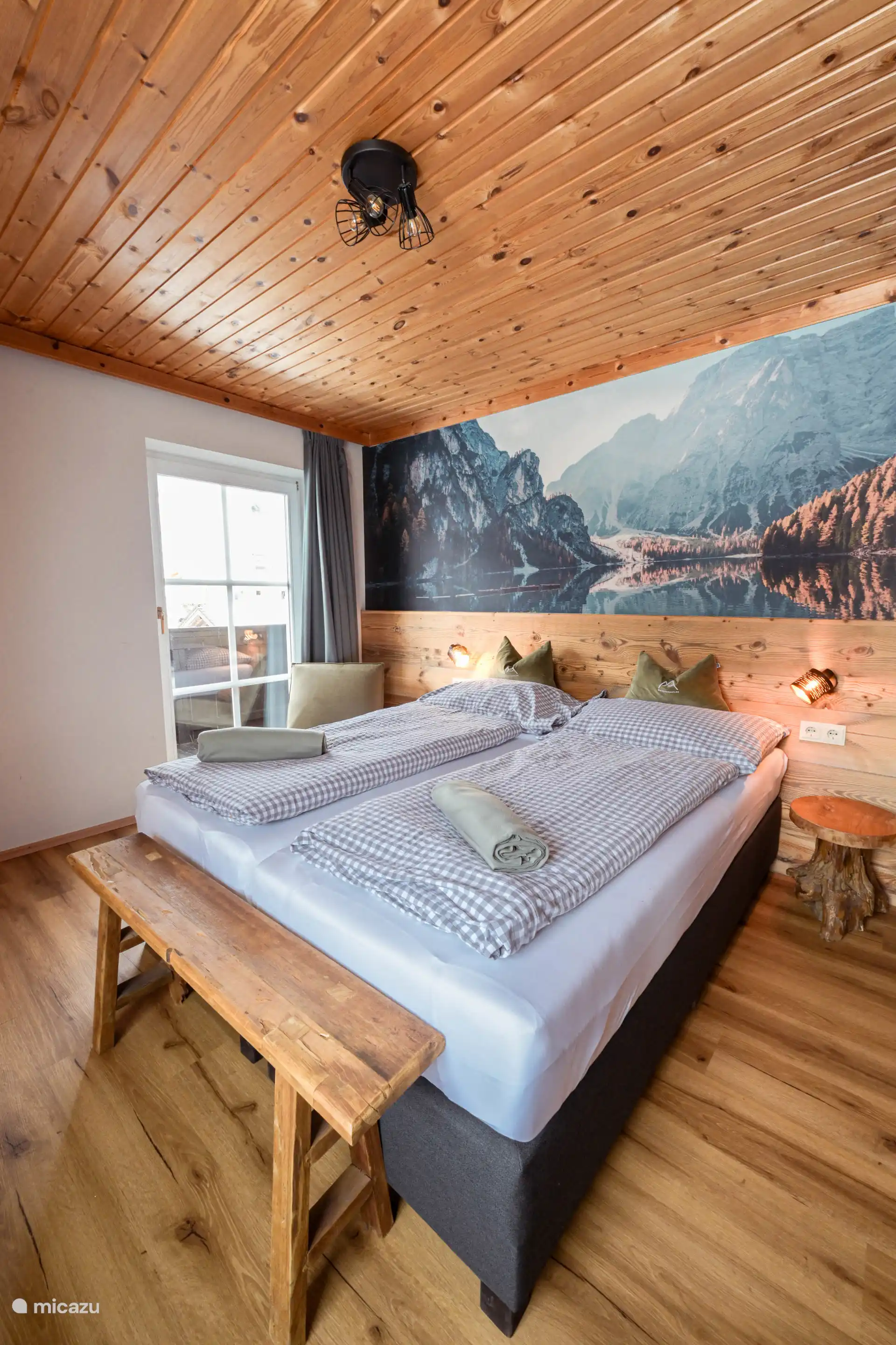 Schlafzimmer 1 mit eigenem Bad