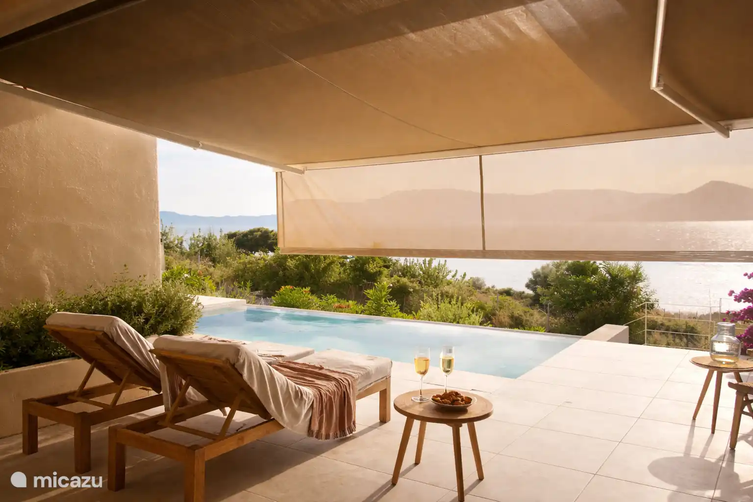 Heure dorée à regarder la mer