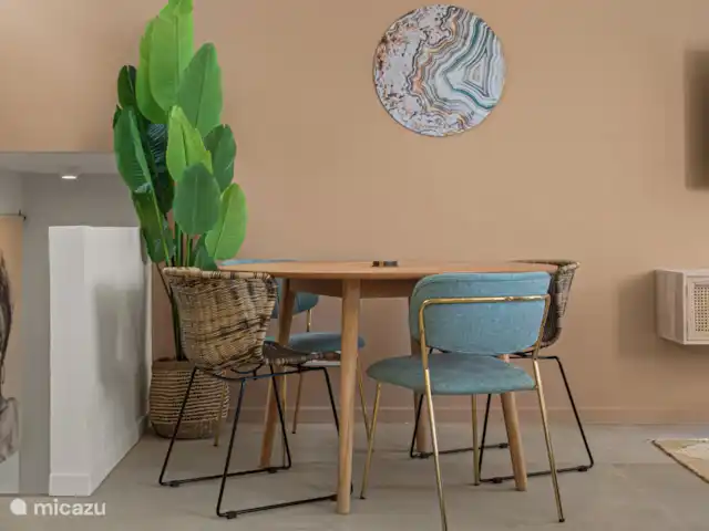 The Wharf 1D - au cœur de Willemstad | Curaçao, Curaçao-Centre, Willemstad - appartement L’appartement offre la possibilité de dîner à l’intérieur ou à l’extérieur.