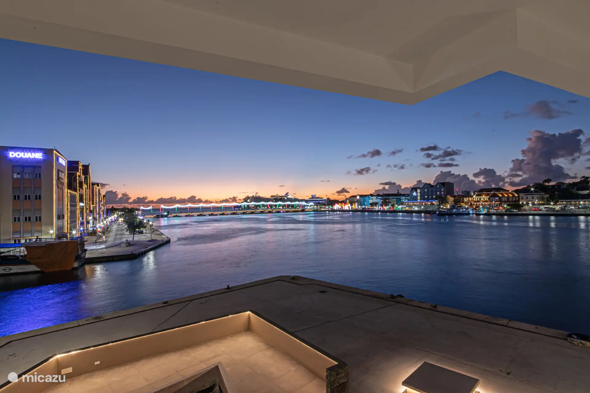 Das Wharf City Apartment befindet sich nur wenige Gehminuten von den wichtigsten Sehenswürdigkeiten von Willemstad entfernt.