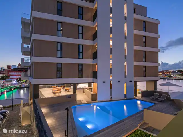 The Wharf 1D - au cœur de Willemstad | Curaçao, Curaçao-Centre, Willemstad - appartement Voyez la ville vivante depuis votre toit-terrasse.