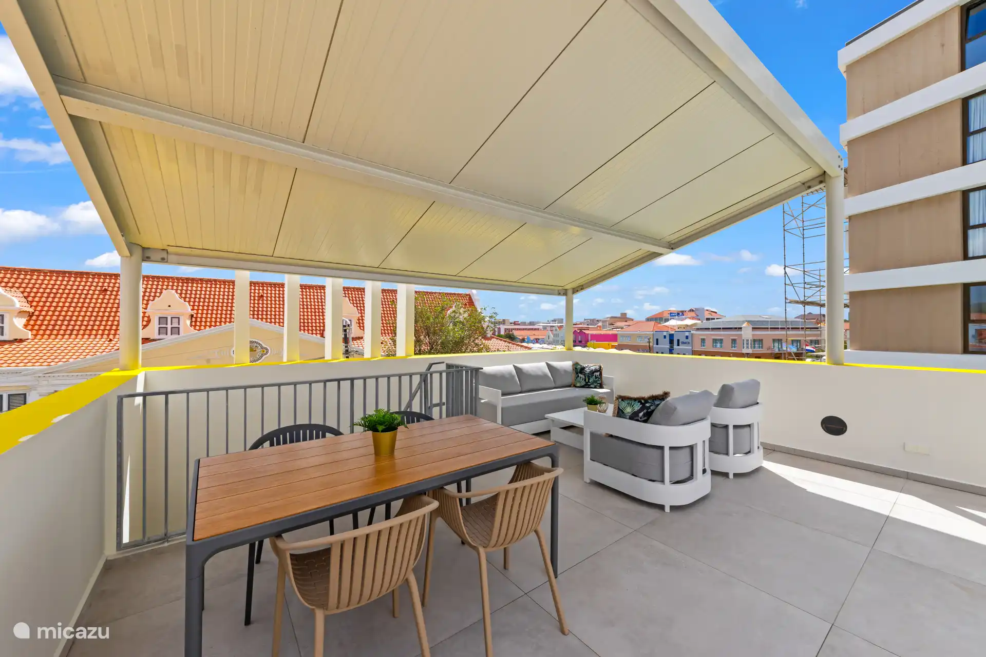 Ein wirklich einzigartiger Ort mit atemberaubenden Ausblicken über Willemstad und den Hafen.