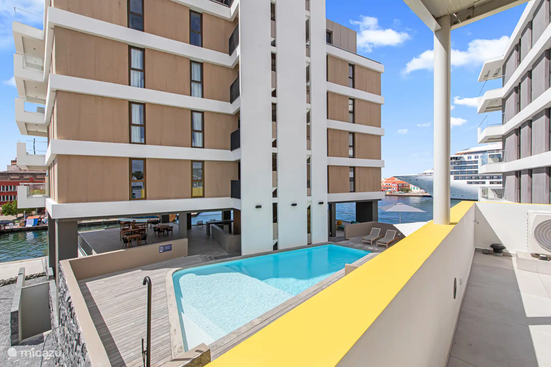 Foto von der Dachterrasse aufgenommen. 