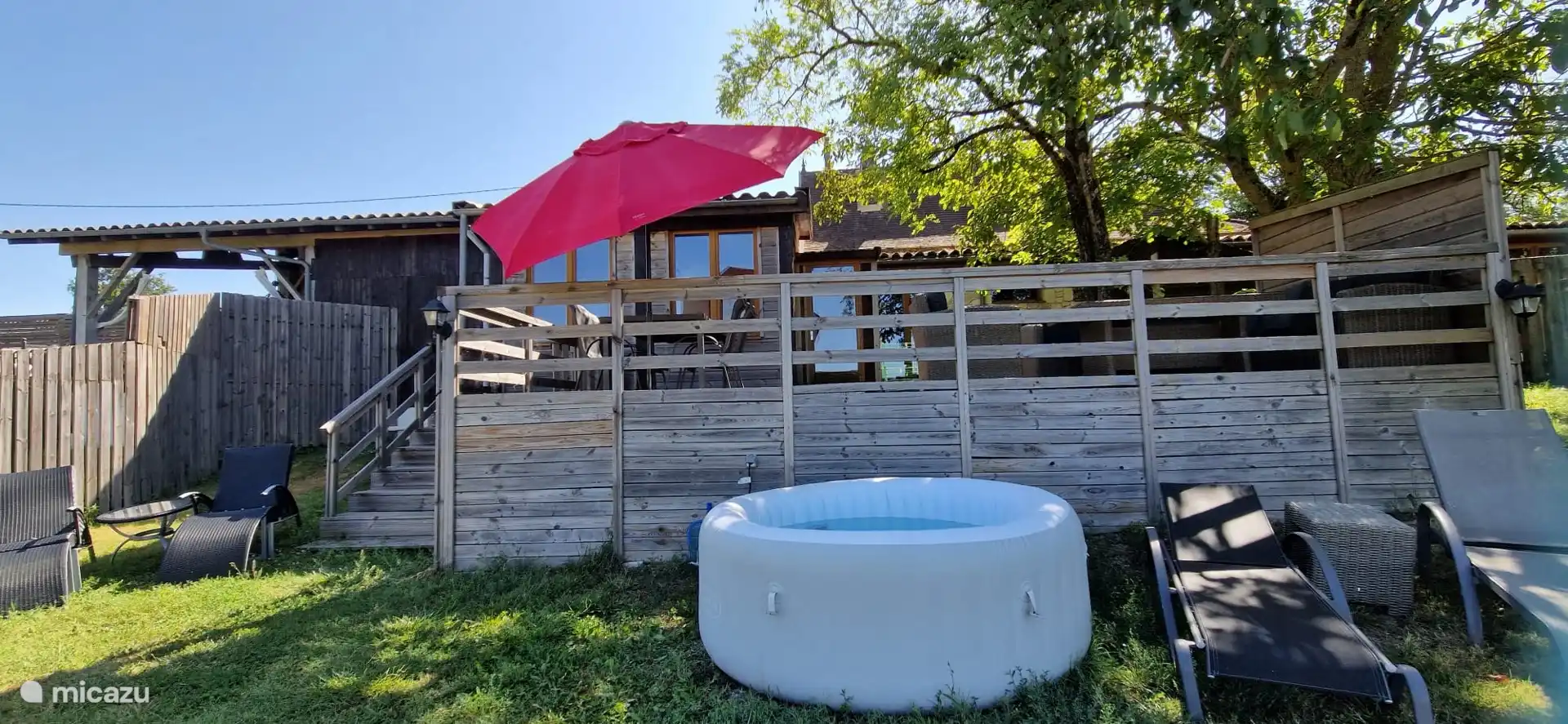 Terrasse mit zweitem Spa