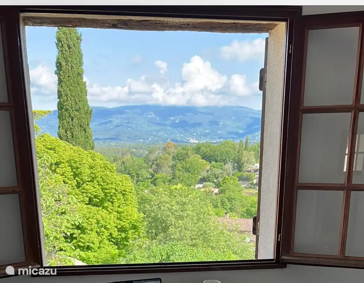 vista desde el primer piso del balcón