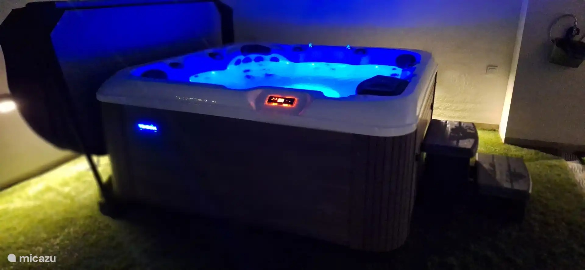 Privéjacuzzi op het solarium 