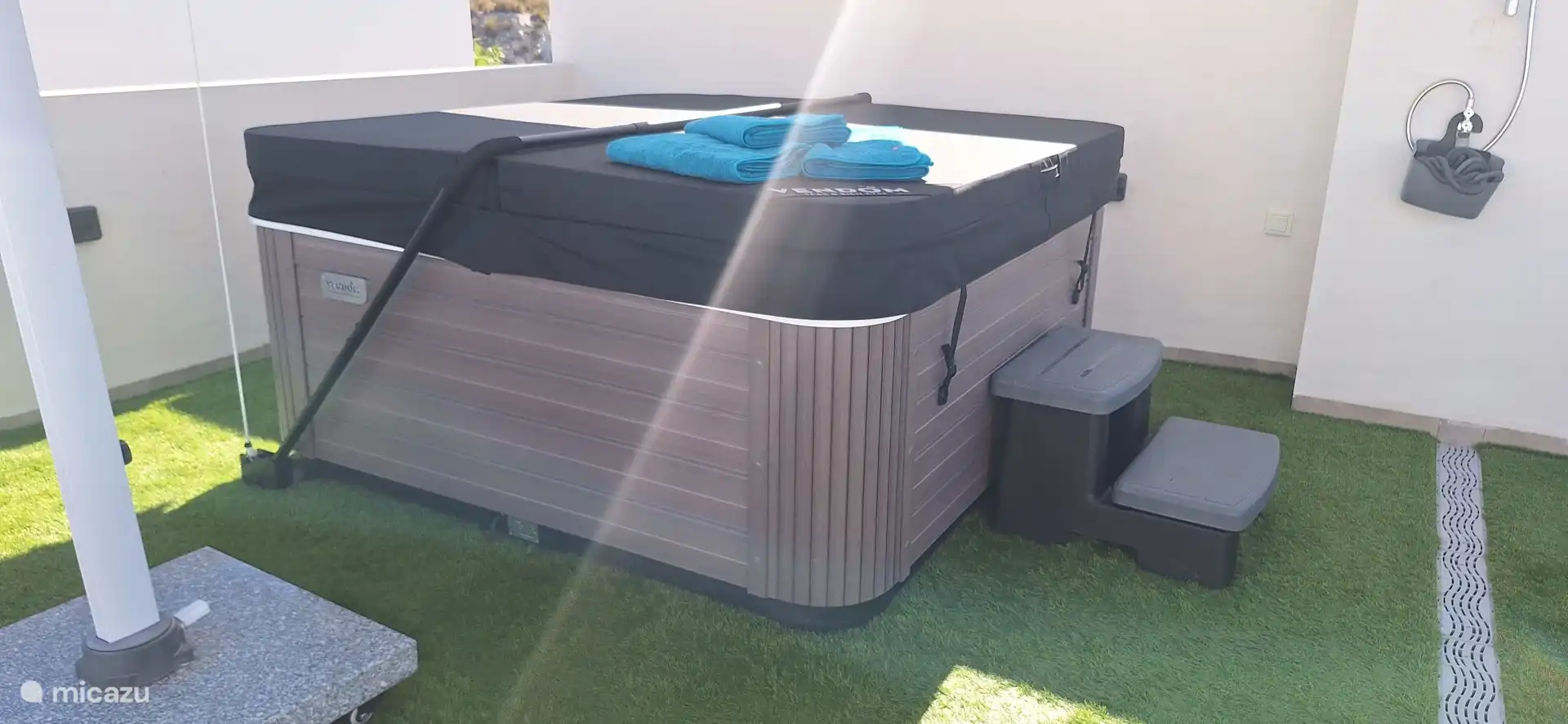 Privéjacuzzi op het solarium 